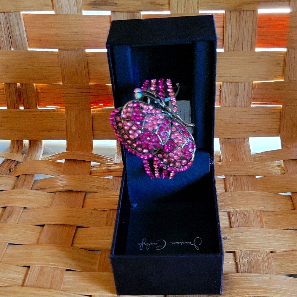 🦋Watch/Jeweled By JESSICA CARLYLE, JEWELED BUTTERFLY COVERED/PINK STONES